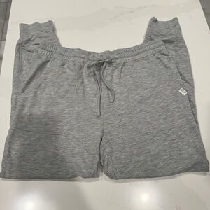 Vineyard vine gray sweatpants ￼